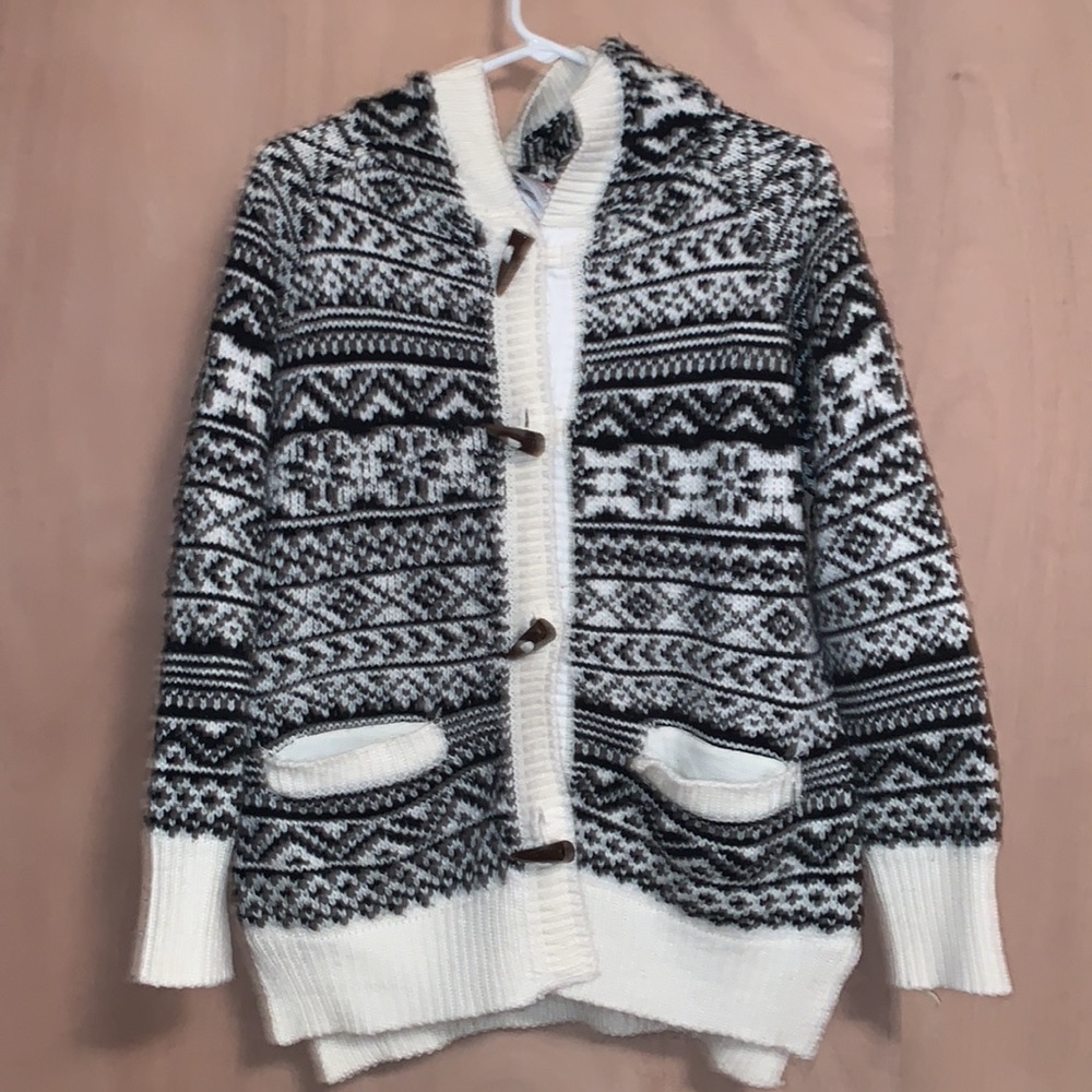 Woven knit cardigan/sweater. Button up. Patterned. Cozy for winter. Black&white